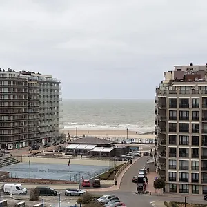 Apartment Met Frontaal Zeezicht